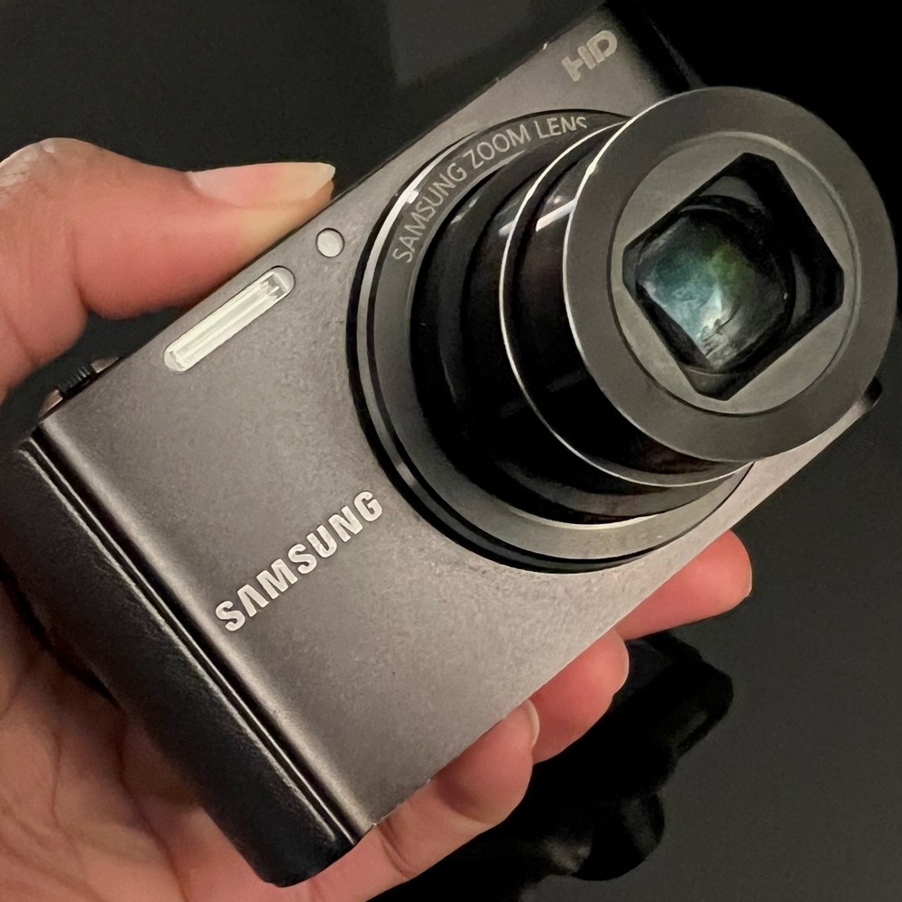 Samsung Black Digital Camera